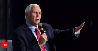 'Former US Vice President Mike Pence appears before grand jury probing Donald Trump' - Times of India