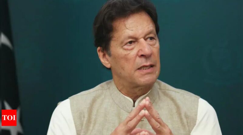 Pakistan: Pakistan's Punjab govt gives Imran Khan 24-hour deadline to handover 'terrorists' hiding at his residence in Lahore - Times of India