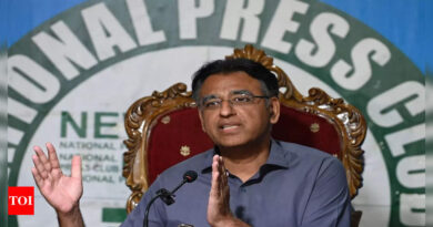 Imran Khan's close aide Asad Umar resigns as PTI's secretary general - Times of India