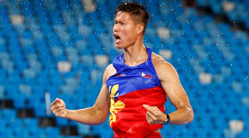 EJ Obiena captures SEA Games pole vault gold anew, resets record