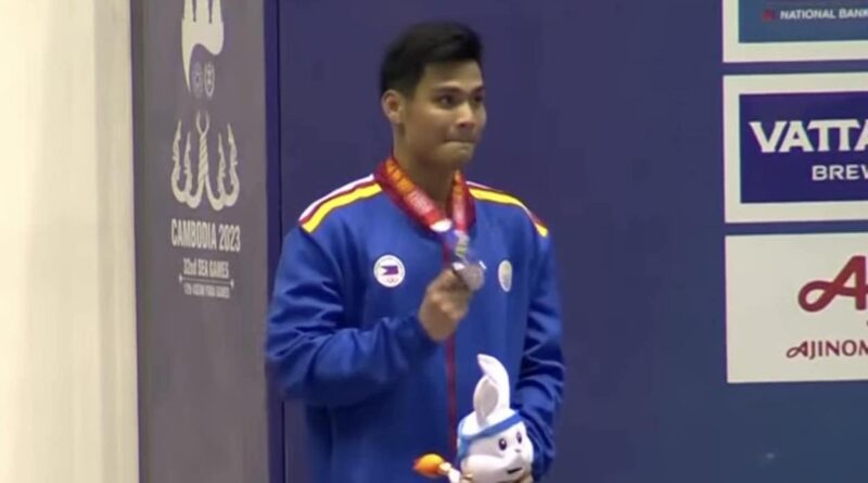 Jerard Jacinto wins a silver in the 50m backstroke in the SEA Games 2023.