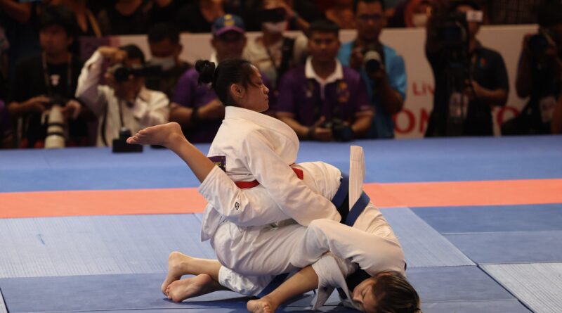 On eve of all-female PH parade, jiujitsu’s woman warrior gets sweet revenge on 2019 tormentor for first gold