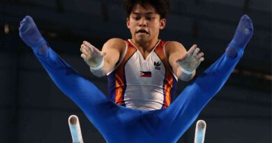 Carlos Yulo hopes he won’t be flying solo in the next World Championships.