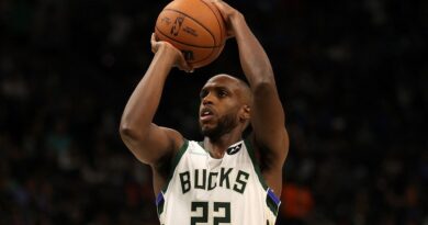 khris Middleton Bucks NBA