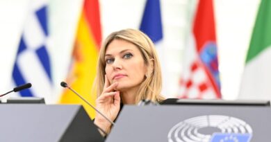 Will she or won’t she? Eva Kaili’s return looms over EU Parliament