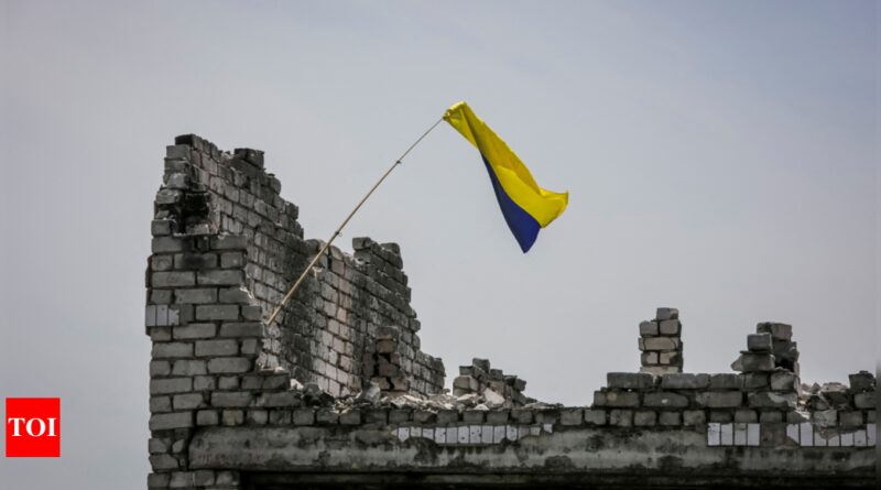 Ukrainian flag, Russian corpses evidence of Kyiv's advance in south - Times of India