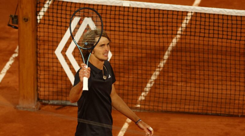 Alexander Zverev knocks out Dimitrov for French Open quarterfinal spot