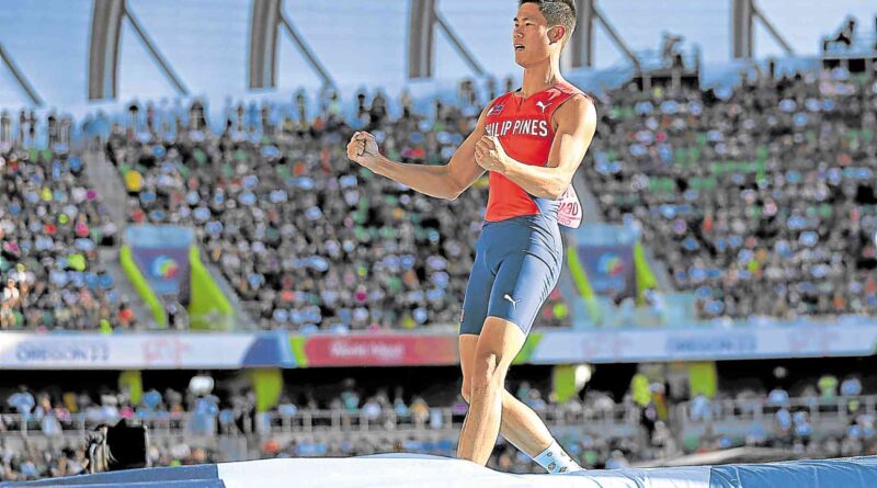 6 meters breached, Obiena eyes Olympic spot