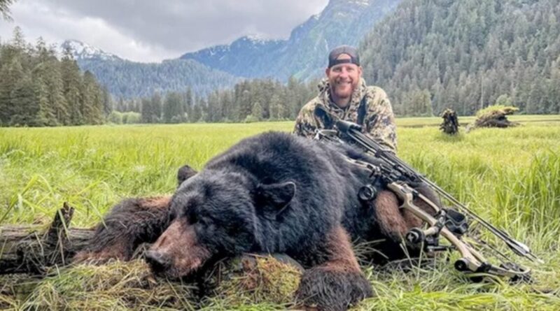 NFL Quarterback Gets Torched for Killing Massive Black Bear in Alaska and Posing with its Corpse | The Gateway Pundit | by Cullen Linebarger | 165