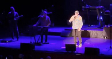 Bud Light Becomes Laughingstock at Concert as Beach Boys Alum Takes Shot at Woke Company | The Gateway Pundit | by Warner Todd Huston, The Western Journal | 114