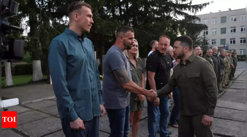 Ukraine's Zelenskyy brings home Azovstal commanders from Turkey on war's 500th day - Times of India