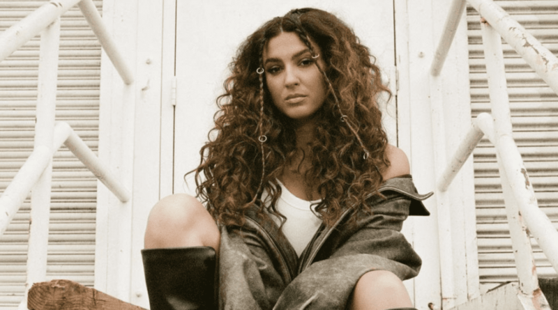 Grammy-Winning Singer Tori Kelly Rushed to Hospital After Passing Out - Doctor Finds Severe Blood Clots | The Gateway Pundit | by Jim Hᴏft