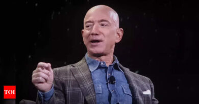 Amazon’s Jeff Bezos announces move to Miami from Seattle - Times of India