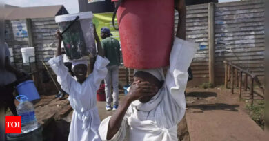 Cholera outbreak in Zimbabwe suspected of killing more than 150, leaving many terrified - Times of India