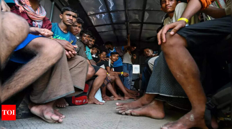 Hundreds of Rohingya refugees set sail from Bangladesh - Times of India